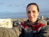 «Папа мною гордится»: как 31-летняя петербурженка работает крановщицей
