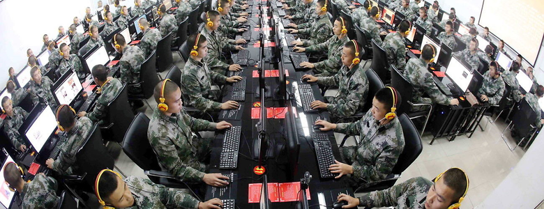 Описание: Возможно, китайская киберармия за работой выглядит так. Источник фото: TheGlobalobservatory