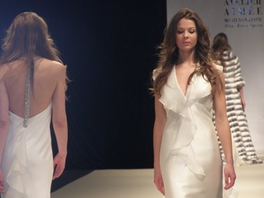 Slide image for gallery: 385 | Свадебные платья от Atilier Aimee