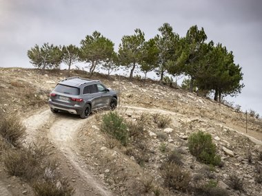 slide image for gallery: 25370 | Mercedes GLB. Внедорожье