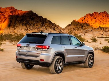 slide image for gallery: 20906 | Jeep Grand Cherokee Trailhawk