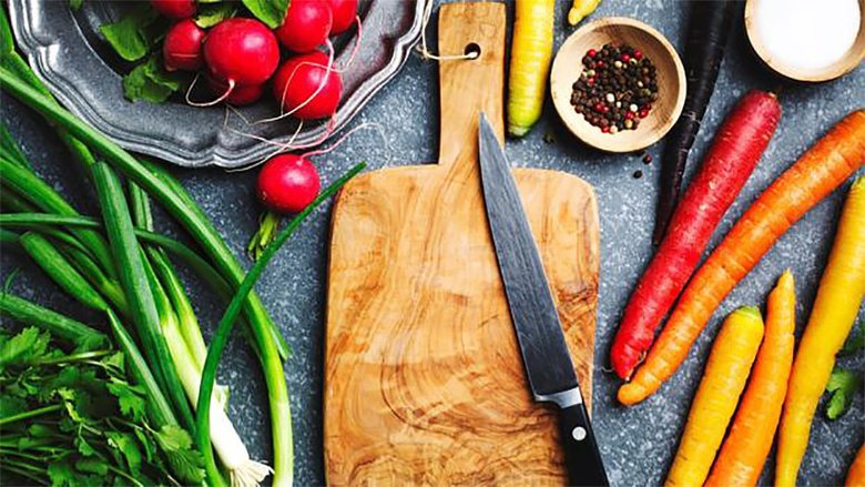 Ешьте больше овощей и продукты местного производства. Фото: Getty Images/BBC