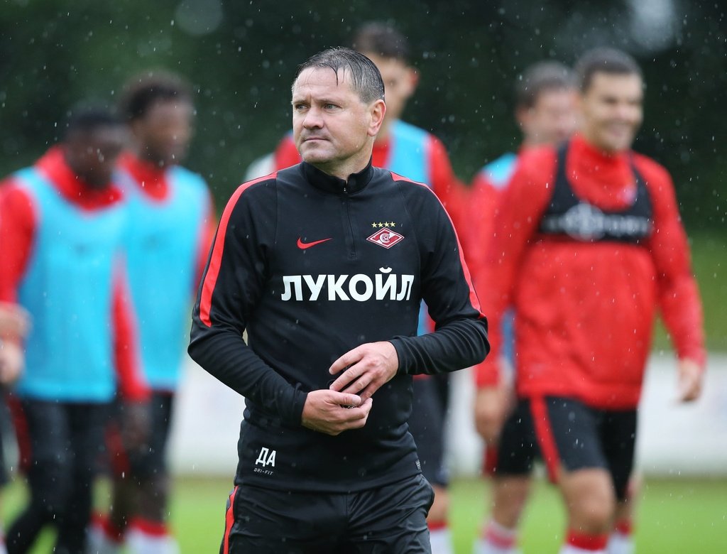 Аленичев назвал групповой этап чемпионата Европы по футболу достаточно скучным