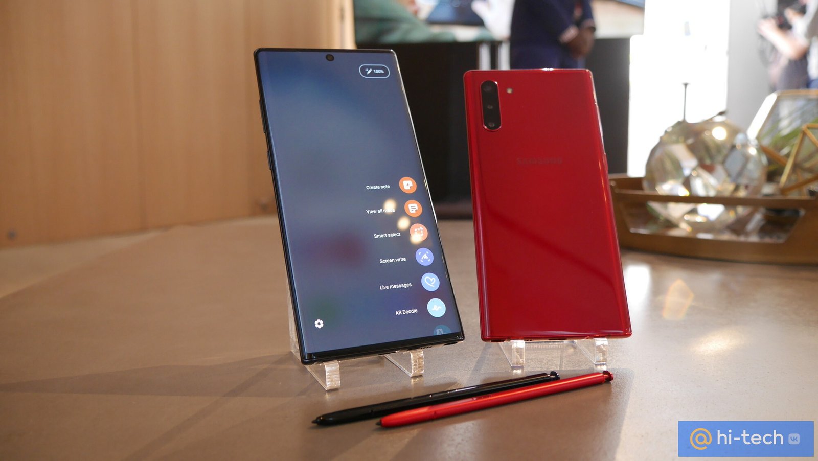 Первый обзор Samsung Galaxy Note10, Note10+: самые безрамочные смартфоны со  стилусом - Hi-Tech Mail.ru