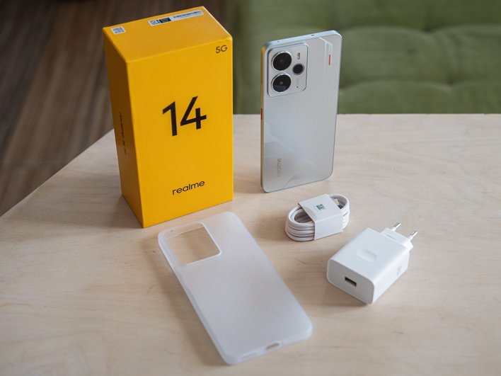 realme 14 5G, коробка для телефона, провод и адаптер realme 14 5G, коробка для телефона, провод и адаптер