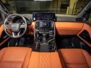 Lexus LX 600