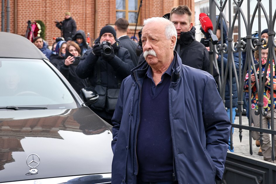 Стриженов Олег Стриженов Олег