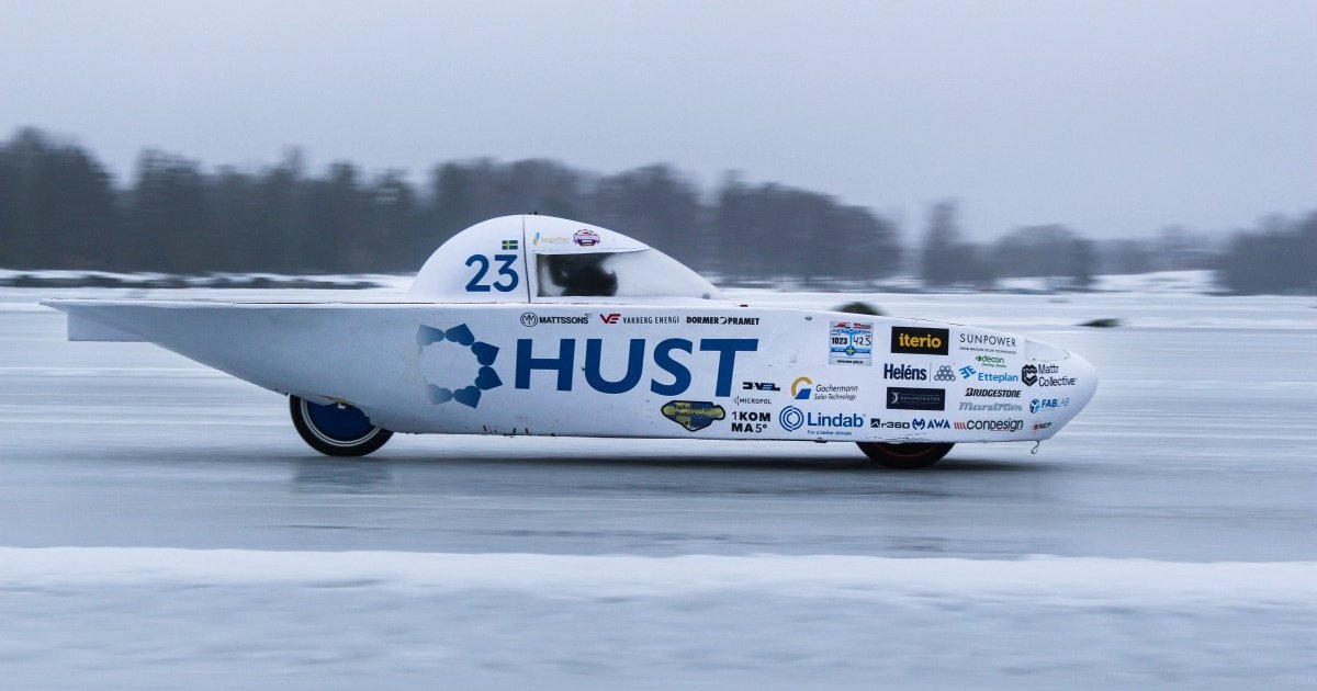 Солнечная машина побила мировой рекорд скорости на льду