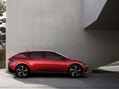 slide image for gallery: 27690 | Kia EV6