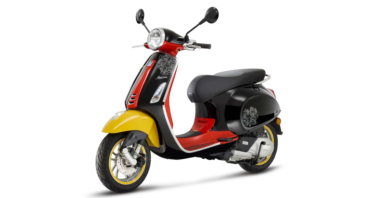 Итальянский мопед Vespa 2020 фиолетовая