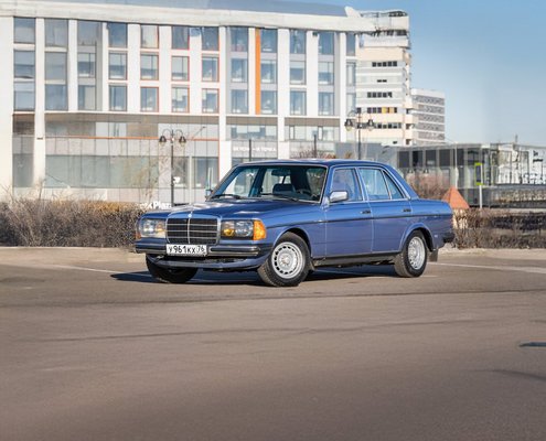 Mercedes-Benz W123