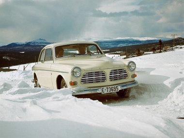 slide image for gallery: 25917 | Volvo 221 Amazon