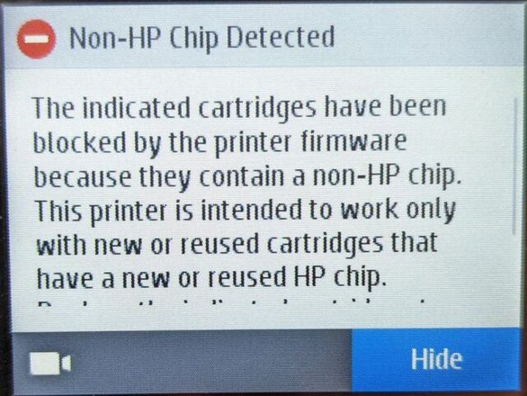 Такие предупреждения появлялись у пользователей принтеров HP. К счастью, их можно было проигнорировать. Фото: Reddit