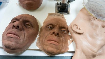 Скелет Фреда и отлитые формы лиц для роботов Mesmer (GETTY IMAGES)