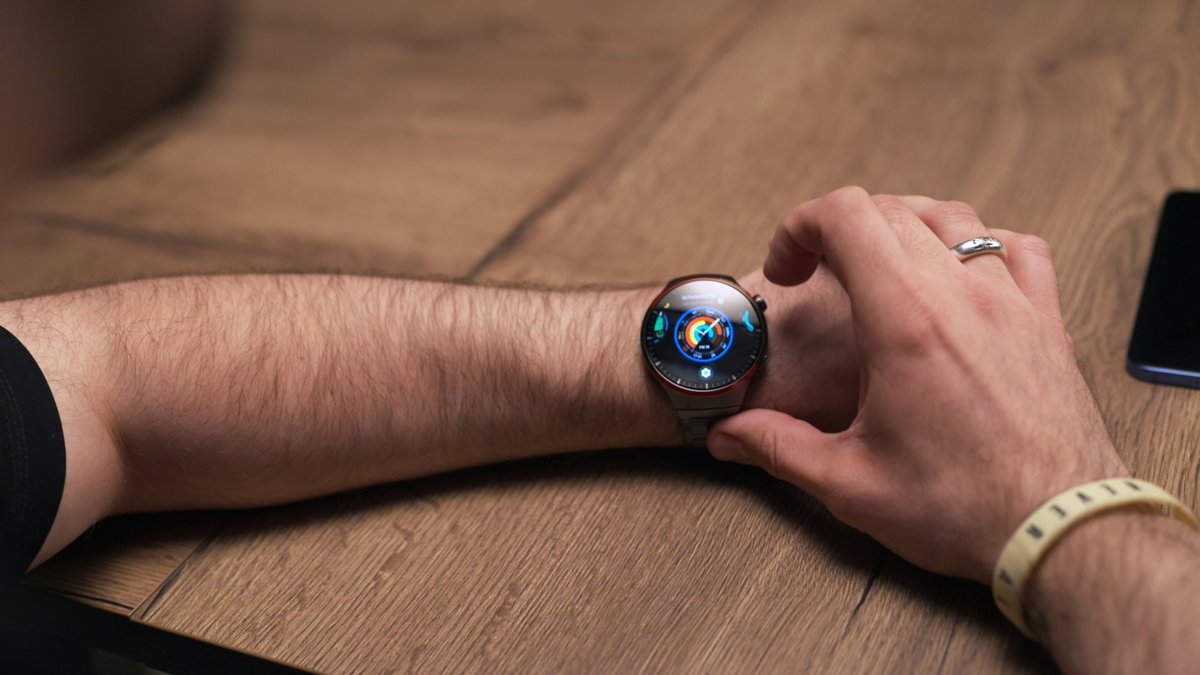 Просто космос: чем удивят часы Huawei Watch 4 Pro из аэрокосмического  титана - Hi-Tech Mail.ru