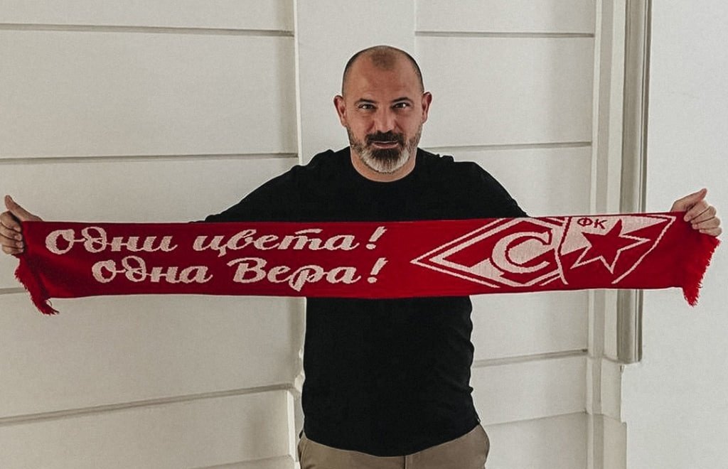 «Спартак» опубликовал фото с новым главным тренером