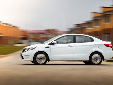 slide image for gallery: 15289 | Kia Rio. Сравнительный тест