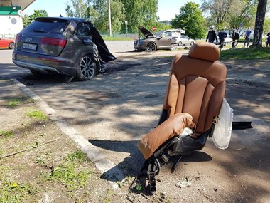 slide image for gallery: 24464 | В Москве после ДТП Audi разорвало на две части