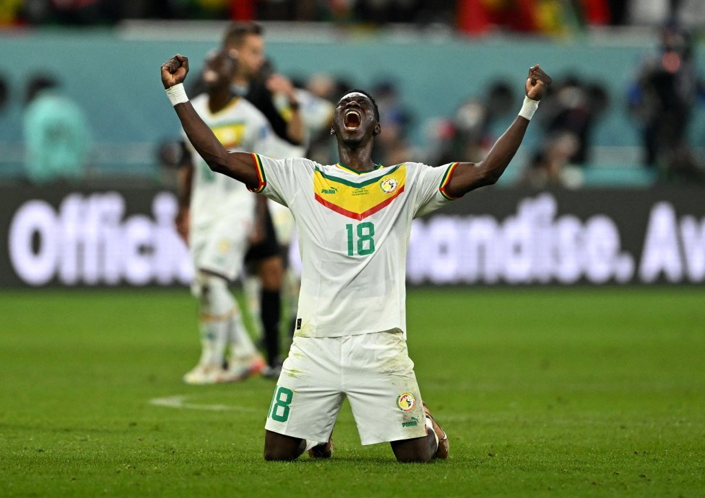 Сенегал справился без Мане и вышел в плей-офф ЧМ. Африканцы наказали Эквадор за пассивность