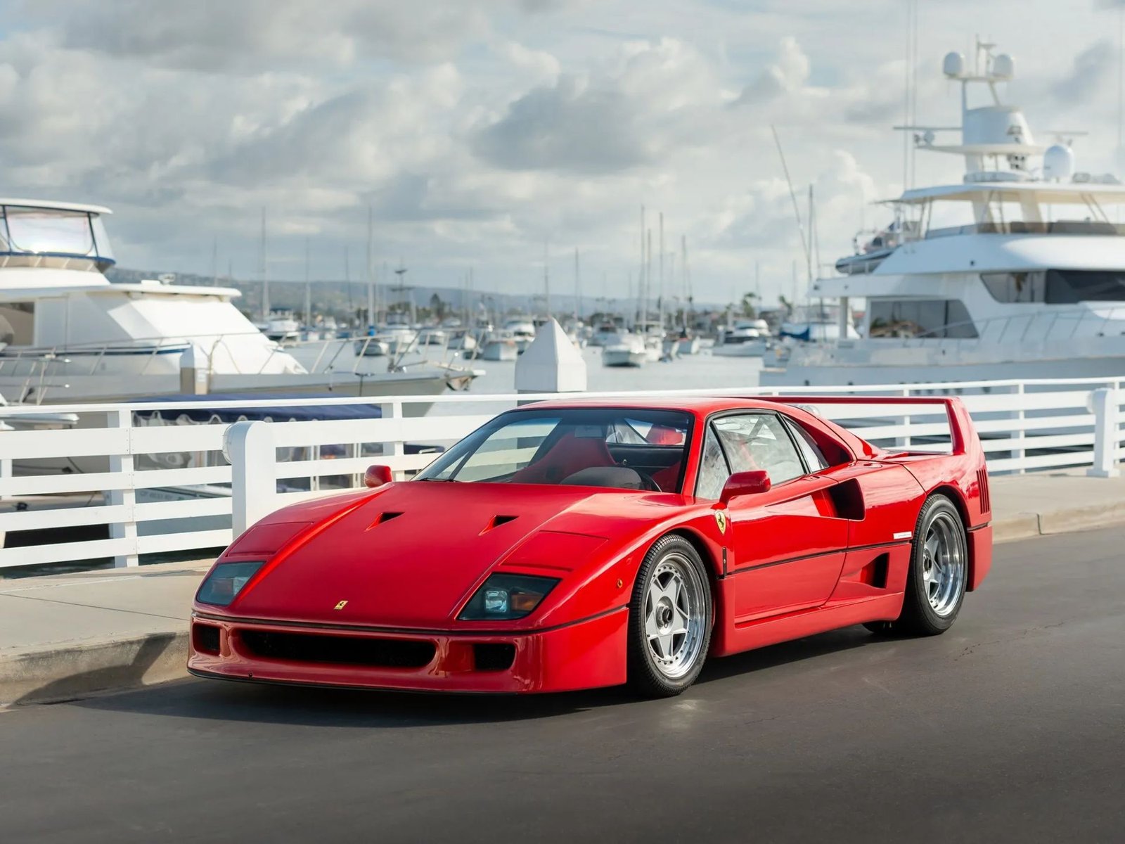 Один из величайших суперкаров мира Ferrari F40