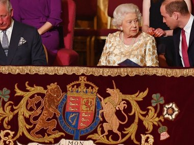Slide image for gallery: 8414 | Принц Чарльз, Елизавета II и принц Уильям