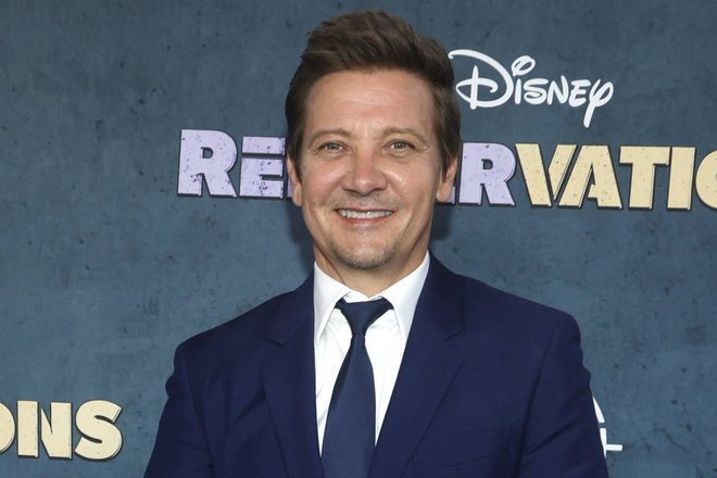 Джереми Реннер Джереми Реннер