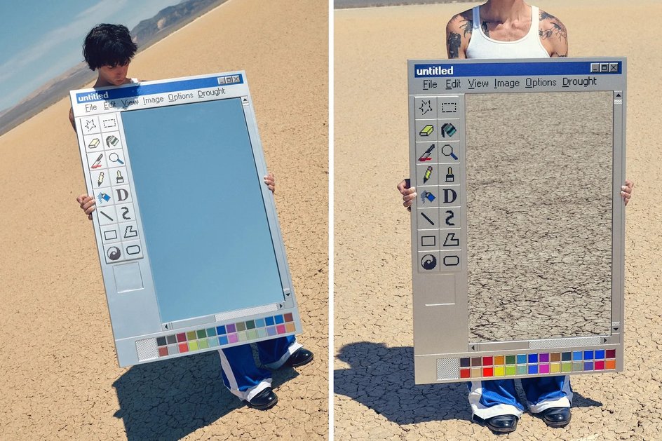зеркало в стиле MS Paint в руках зеркало в стиле MS Paint в руках