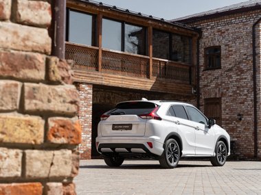 slide image for gallery: 27930 | Mitsubishi Eclipse Cross