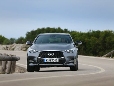 slide image for gallery: 19054 | Infiniti Q30 Sport