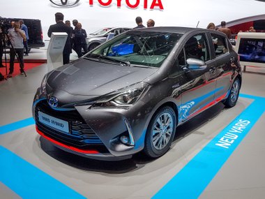 slide image for gallery: 23385 | Toyota Yaris