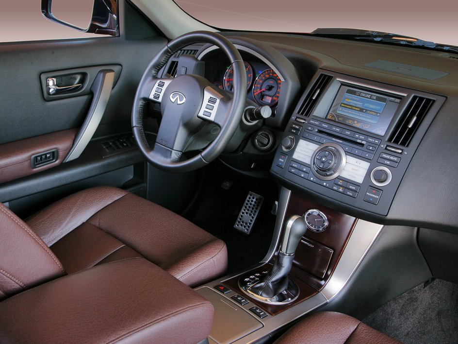 Салон Infiniti FX 1 поколения (2006-2008 год)