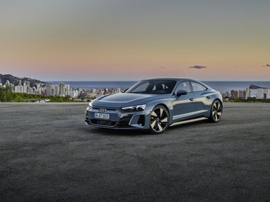 slide image for gallery: 27415 | Audi e-tron GT