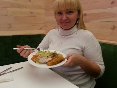 Slide image for gallery: 3411 | Комментарий «Леди Mail.Ru»: На обед у Лены - курица и салат