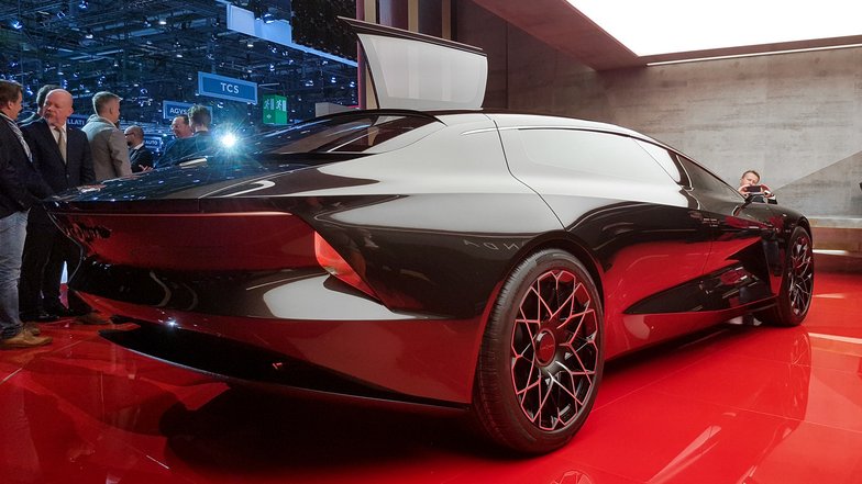 slide image for gallery: 23547 | Aston Martin Lagonda