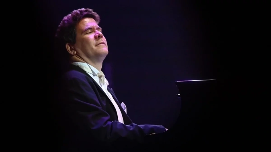 Денис Мацуев исполнил мечту мальчика с «Елки желаний»