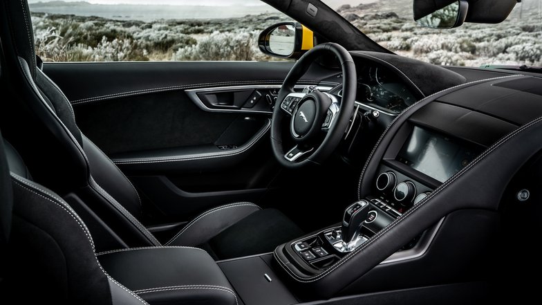 slide image for gallery: 25715 | Jaguar F-Type