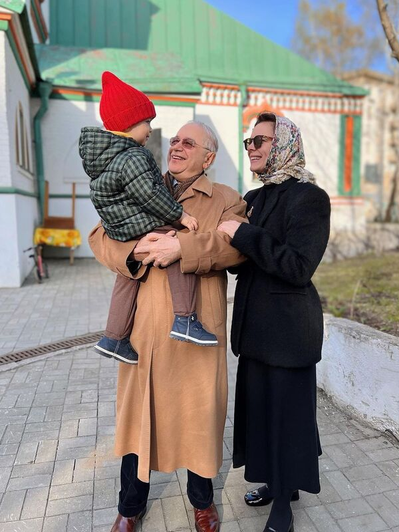Евгений Петросян, Татьяна Брухунова с сыном Евгений Петросян, Татьяна Брухунова с сыном