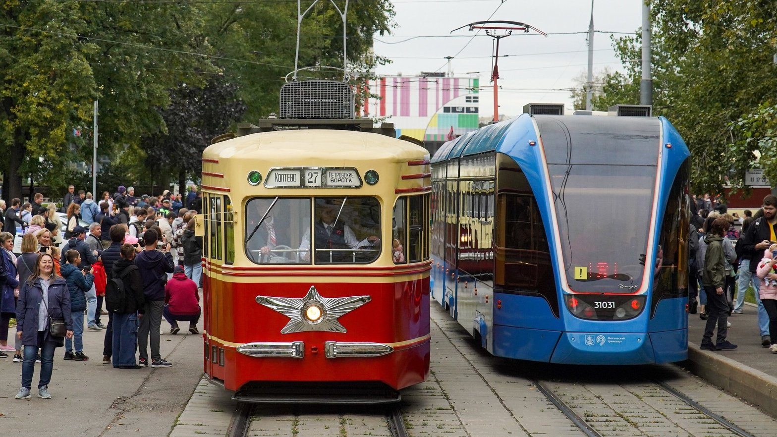 Парад ретро трамваев в москве 2024