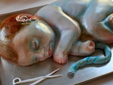 Slide image for gallery: 2062 | Поздравлять с рождением ребенка – добрая традиция, но оценить подобный торт смогут только каннибалы или приверженцы натурализма