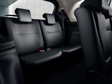 slide image for gallery: 25085 | Mitsubishi Outlander