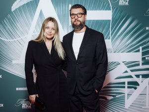 Аглая Шиловская и Александр Устюгов на премии АПКиТ, фото: пресс-служба