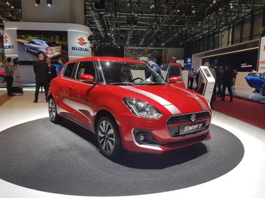 slide image for gallery: 23387 | Suzuki Swift