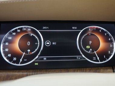 slide image for gallery: 23736 | Новый российский суперседан. Интерьер
