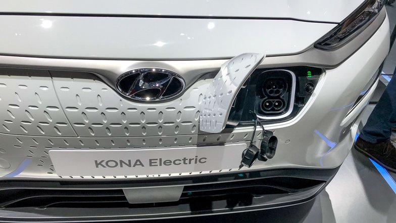 slide image for gallery: 23545 | Hyundai Kona Electric