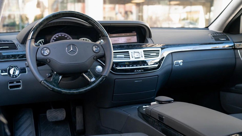 Mercedes-Benz S-Class 2008 года выставили на продажу за 16 миллионов рублей Mercedes-Benz S-Class 2008 года выставили на продажу за 16 миллионов рублей