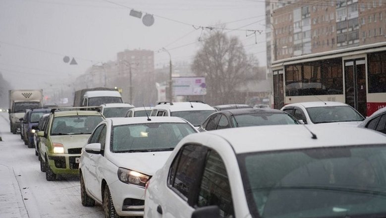 Перебои с трамваями и пробки: какие ограничения терпят самарцы из-за .