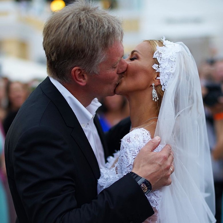 Дмитрий Песков и Татьяна Навка поженились 1 августа в Сочи. А свой свадебный отпуск они провели в Италии