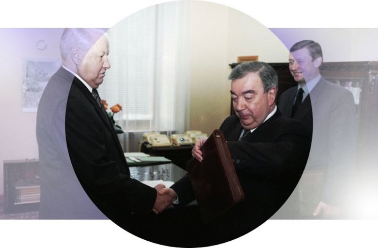 Президент России Борис Ельцин, премьер-министр Евгений Примаков и руководитель администрации президента Николай Бордюжа (слева направо) во время встречи в санатории "Барвиха", 1999 год.