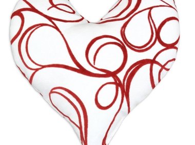 Slide image for gallery: 3647 | Комментарий «Леди Mail.Ru»: подушка в форме сердца - банально, но мило