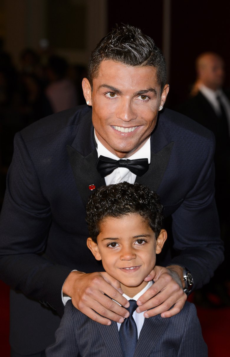 Футболист с сыном